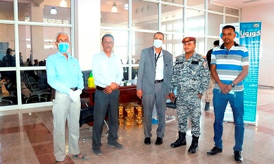 العمودي مدير عام الصحة بالوادي يطلع على الاجراءات الاحترازية الوقائية بمطار سيئون الدولي