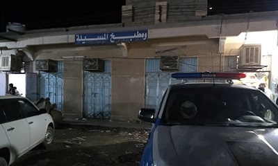 بتوجيهات العميد العوبثاني شرطة مديرية تريم تغلق سوق القات بالمدينة وتحذر المواطنين من التجمعات