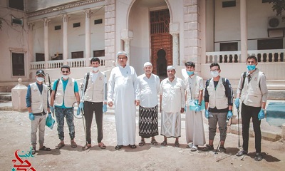 مبادرة أنت وطن تدشن نزولها الميداني للمساهمة في تعقيم عدد من المرافق الحكومية بسيئون وتوعية موظفيها