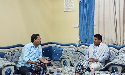 الوكيل العمودي يناقش مع مدير عام مكتب الصناعة والتجارة بحضرموت آلية ضبط الأسعار بالأسواق