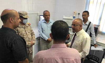 محافظ حضرموت يطلع على جاهزية وحدة التشخيص الجزيئية PCR الخاصة بالكشف عن الوبائيات ومنها فيروس كورونا