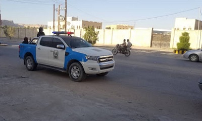 دوريات الأمن بوادي حضرموت تجوب شوارع المديريات لتحذير المواطنين الالتزام بالبقاء في البيوت