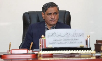 محافظ حضرموت البحسني يوجه بسرعة تحويل مبلغ مالي كدفعة أولى عاجلة لمساعدة العالقين في مصر