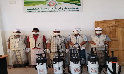 مبادرة انت وطن وجمعية شبام الاجتماعيه للتنميه تعقم عدد من المساجد في مديرية شبام