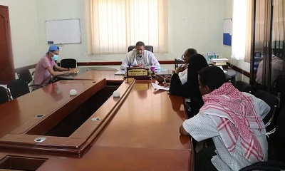 مدير عام مديرية المكلا يلتقي ممثلي مشروع الحوالات النقدية الطارئة بالمديرية