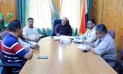 الوكيل الكثيري يوجه بتكثيف حملات النظافة ورفع المخلفات و محاربة البعوض بمناطق وادي حضرموت والصحراء