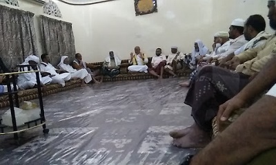 بحضور عضوي المجلس المحلي بسيئون : عقد لقاء تشاوري بائمة وخطباء مساجد ( تاربة ) في بيت عاقل تاربة الشيخ خالـد محسن العامري