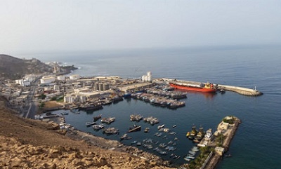 مركز بحري بريطاني: سفينة تتعرض لهجوم قبالة ساحل ميناء المكلا