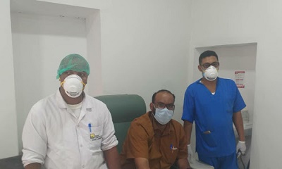 بعد الاشتباه بحالة كورونا .. مدير عام تريم يلتقي الطاقم الطبي المناوب بغرفة العزل الاحترازية لفيروس كورونا بمستشفى تريم