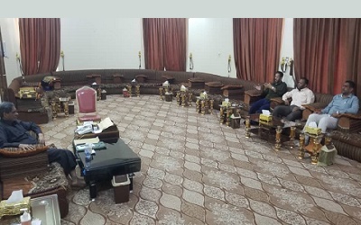 محافظ حضرموت يلتقي قيادة مؤسستي صلة واستجابة ويناقش معهم تسيير حملة إغاثة واسعة للمتضررين من السيول بمديرية حجر