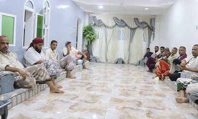 مدير عام شبام يلتقي ممثلي عن الملتقيات الشبابية والأهالي بمدينة شبام وضواحيها لتنسيق حملة رش ضبابي .