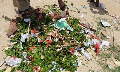 عقب إفشال عملية التهريب..إحراق كمية كبيرة من القات من قبل حماية الشركات وأمن العليب
