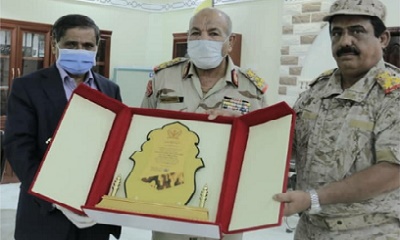 شعبة التوجيه المعنوي تكرم القائد البحسني وعدد من قيادات المنطقة العسكرية الثانية