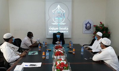 كلية الوسطية الشرعية تشارك في اللقاء التشاوري بين وزارة التعليم العالي والجامعات الأهلية بوادي حضرموت لمناقشة الخطط المشتركة للعملية التعليمية