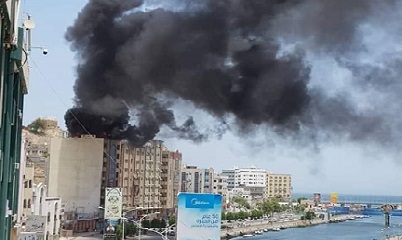 عاجل : حريق هائل يندلع في فندق الدوحتين بالمكلا