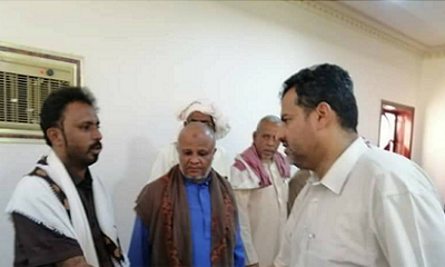 الشيخ بن حبريش يُعزي في وفاة الشخصية القبلية والإجتماعية البارزة الشيخ عوض بن سالم بن منيف الجابري