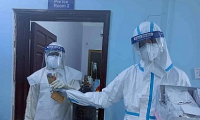 المتعافون من فايروس كورورنا يقدمون الهدايا لطاقم مستشفى الفقيد الجريري بالمكلا والمرضى المرقدين فيها