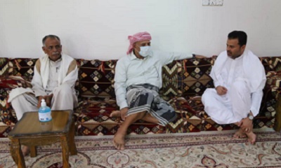 الوكيل عصام الكثيري يقدم واجب العزاء لٲسرة ال جابر في وفاة الشيخ عوض بن منيف الجابري