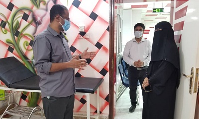 مدير عام مكتب الصحة بساحل حضرموت في زيارة لمركز جامعة حضرموت لطب الأسرة