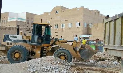 أهالي حي الوحدة قبلي عيادة الدكتور حسين فلهوم بمدينة سيئون يقدمون شكرهم للمؤسسة العامة للطرق والجسور بالوادي