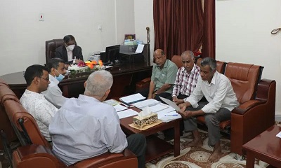 محافظ حضرموت يلتقي لجنة دراسة جدوى مشاريع الكهرباء الجديدة لتقييم عرض مستثمر لمشروع إنشاء محطة ابن سيناء