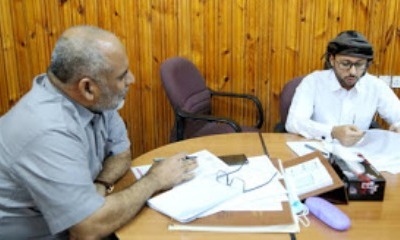 وكيل وادي حضرموت يوجه باعتماد رفع مرتبات متعاقدي هيئة مستشفى سيئون وفقاً و قانون الخدمة المدنية ابتداءً من يوليو الجاري