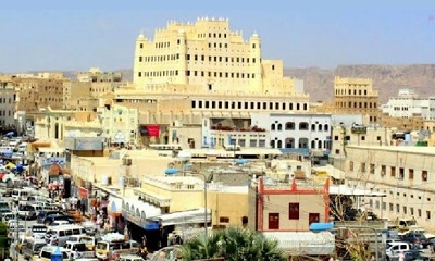 المركز الوطني لمختبرات الصحة بحضرموت يتسلم جهاز بي سي آر