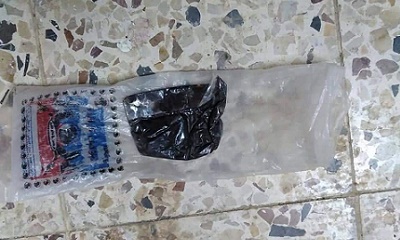 نقطة رأس حويره تلقي القبض على عدد من الأشخاص بينهم جنسيات عربية بحوزتهم حشيش