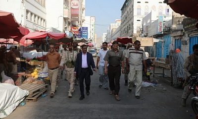 محافظ حضرموت يقوم بزيارة تفقدية في انحاء مدينة المكلا ويوجه بالاهتمام بالمدينة وانشاء عدد من المشاريع