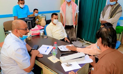 المجلس الإنتقالي بسيئون يزور المركز الوطني لعلاج الأورام بالوادي ويقدم عدد من المستلزمات الصحية