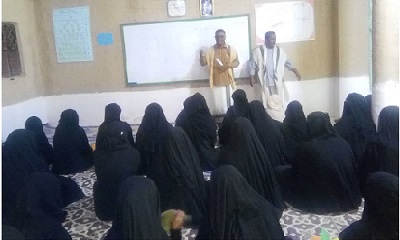 مدير محو الأمية بالقطن يتفقد سير الدراسة في عدد من مراكز محو الأمية