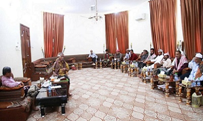 محافظ حضرموت يلتقي وجهاء ومقادمة المديريات الغربية وعدد من مديريات المحافظة