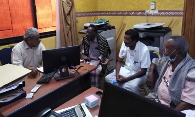 ممثلو النقابات يطلعون قيادات من مؤتمر حضرموت الجامع على المطالب العمالية والعامة