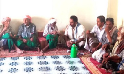 الشيخ بن حبريش يقدم واجب العزاء في وفاة العقيد حسن عبود حسن القرزي