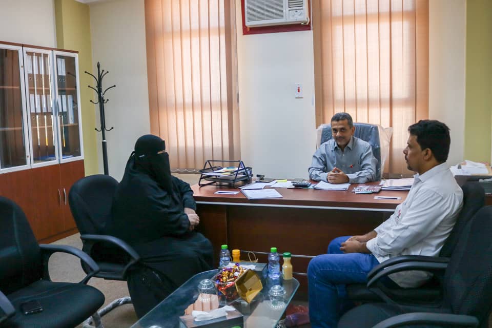 وكيل حضرموت للشؤون الإدارية والمالية يلتقي مؤسسة سدن للثلاسيميا وأمراض الدم الوراثية بالمكلا