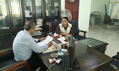 وكيل حضرموت للشئون الفنية يلتقي بمساعد ضابط مشروع آليه الاستجابة السريعة للنازحين بالمؤسسة الطبية الميدانية FMF بالمكلا