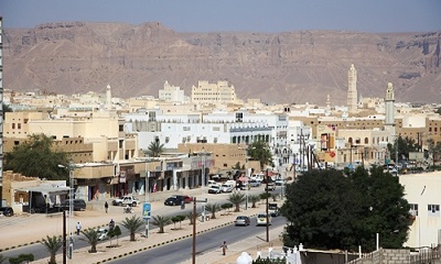 مدير عام سيئون يناقش أوضاع الأسواق العشوائية وآلية الحفاظ على المظهر الجمالي والحضاري لمديرية سيئون