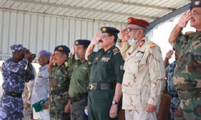 اللواء العامري يشهد حفل تخرج الدفعة الأولى من ضباط الأمن بمدينة المكلا