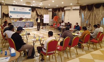 تدشين الدورة التدريبية في الحماية البيئية والصحة والسلامة المهنية للإستشاريين والفنيين بمديرية سيئون