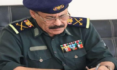 مدير أمن ساحل حضرموت يعزي بوفاة العقيد محمد بامهيل رئيس قسم الجوازات في الميناء