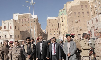 محافظ حضرموت يطلع على تأهيل شبام التاريخية ويدشن المشروع الطارئ لترميم مباني المدينة
