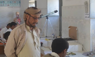 مدير مكتب التربية والتعليم بمديرية بشبام يطلع على سير الإمتحان العملي لمادة العلوم بمدرسة 26 سبتمبر