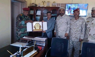 القائد البحسني يقوم بزيارة لواء الريان ويلتقي بقيادته العسكرية