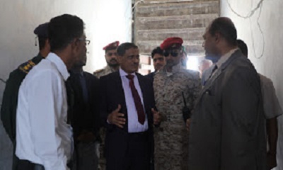 محافظ حضرموت يطلع على الأعمال الأخيرة لإعادة تأهيل مبنى المدرسة الوسطى بغيل باوزير بنسبة انجاز 85%