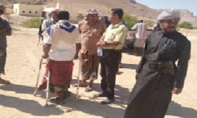 المدير العام لمديرية السوم وعدد من الجهات ذات العلاقه يطلعا على ماتعرضت له مقبرة يبحر بمنطقة فغمه بالسوم