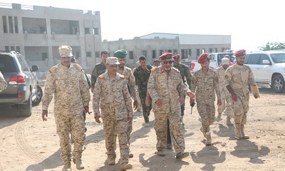 محافظ حضرموت يوجه بإضافة مبانٍ جديدة للمدرسة القتالية بالمكلا