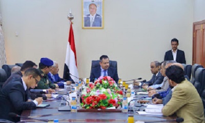 رئيس الوزراء : لن نسمح باي تهاون وفساد في عمل المنافذ