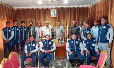 مدير عام القطن يشيد بوصيف الجمهورية في كرة اليد ويهديهم مبلغ 300 ألف ريال