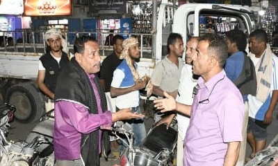 تواصل حملات تنظيم الشوارع والطرقات وإزاحة البساط العشوائية بالشرج والديس بمديرية المكلا