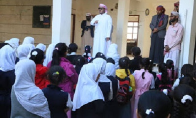 مدير عام ثمود يعلن عن منحه دراسية جامعية لطلاب الثانوية ويتفقد سير العملية التعليمية